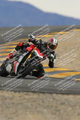 media/Jan-14-2023-SoCal Trackdays (Sat) [[497694156f]]/Turn 12 (120pm)/